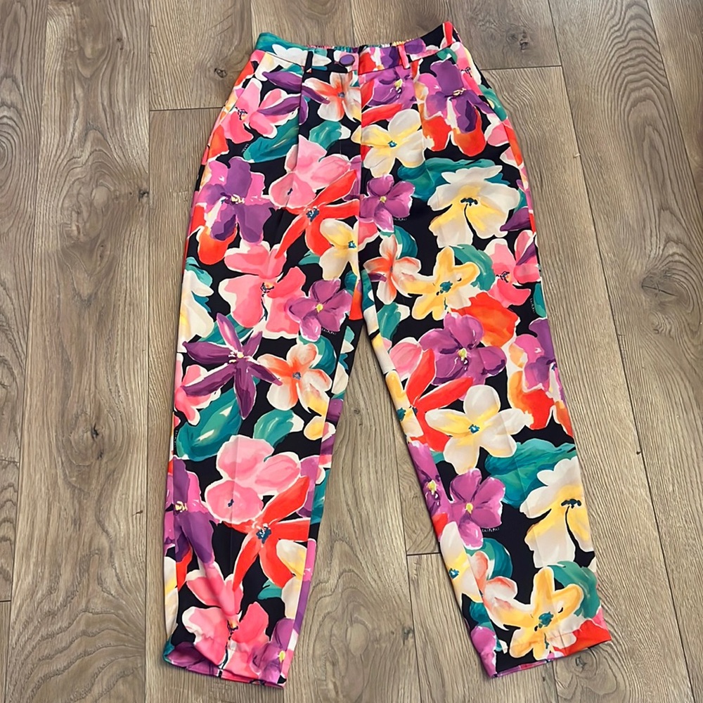 Las Pepas floral pants